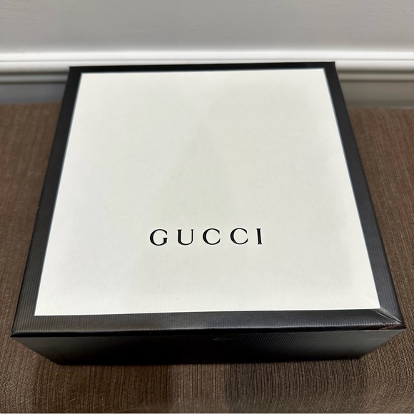 Authentic GUCCI gift box with gift bag and small Gucci envelope - Picture 2 of 13